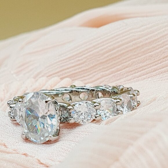 Shiny Circle Zircon Filled Bling Oval BeautifulWedding Rings for Women, INDN8293 - Picture 6 of 7